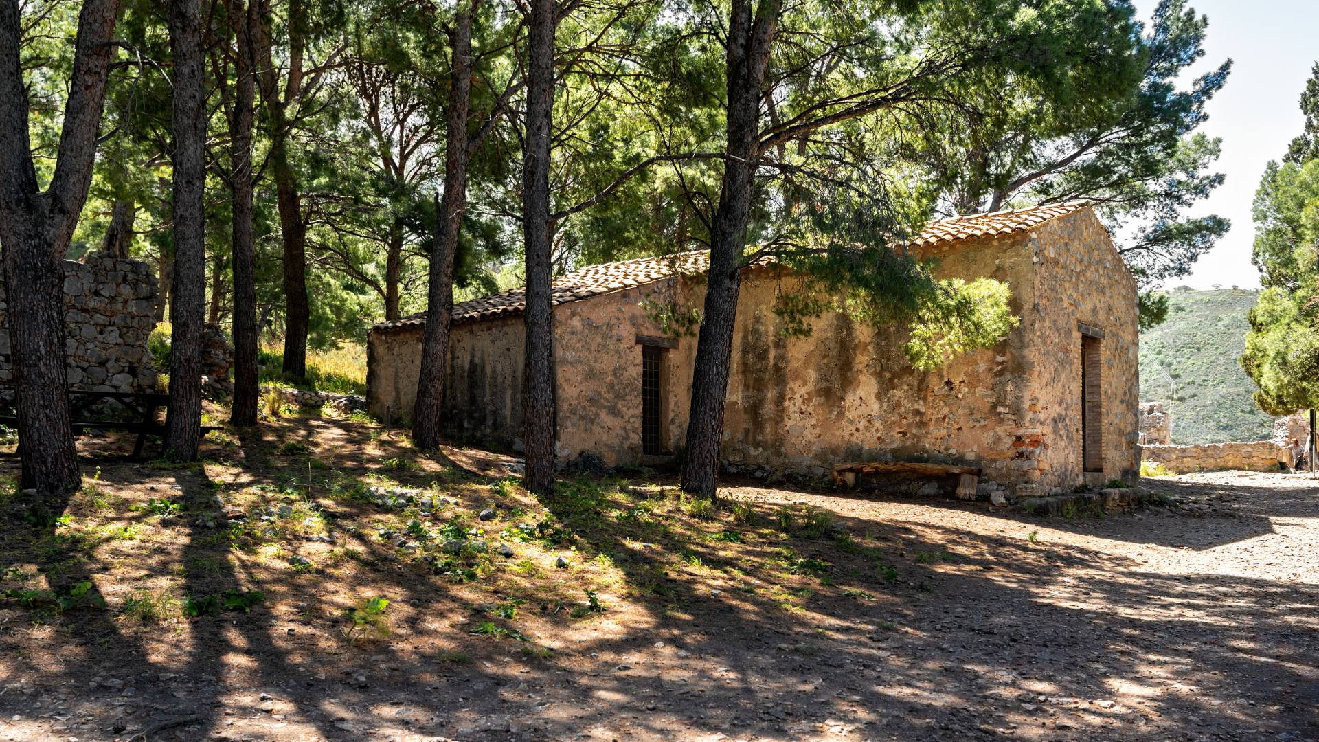 Tempel der Diana und Kirche St. Anna